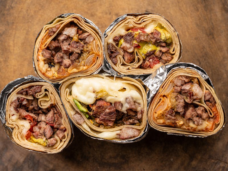 ** Recepti za Tradicionalna Balkanska Jela: Sarma, Ćevapi i Pita sa Sirom** - Third Image