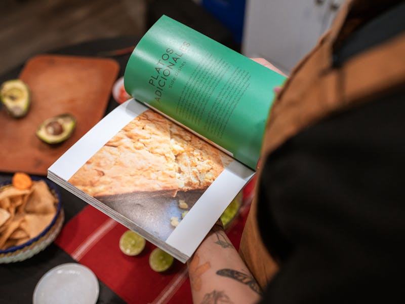 **Tradicionalna Balkanska Jela: Recepti za Sarma, Ćevape, Pitu i Baklavu** - Second Image