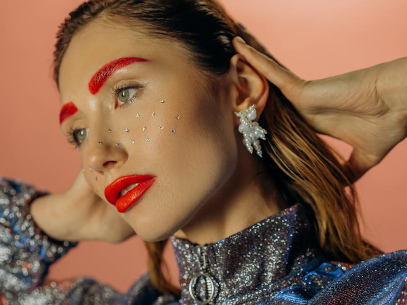 **Otkrijte Najbolje Milk Makeup Lip Cheek Stick: Savršena Višenamjenska Rumenila za Brzu i Laku Šminku** - Fourth Image