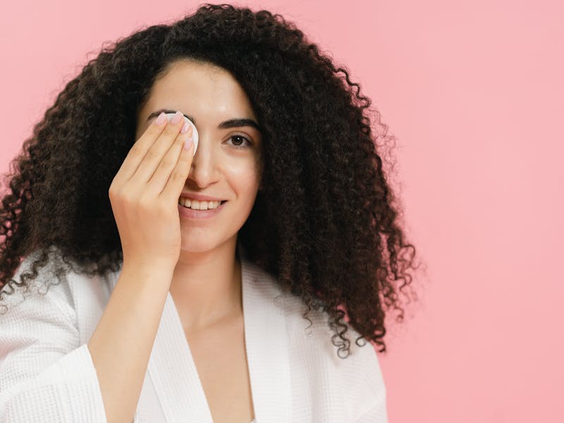 **Milk Makeup Hydro Grip Glow Primer: Savršeni Primer s Hijaluronskom Kiselinom za Blistavu i Hidratiziranu Kožu** - Fourth Image