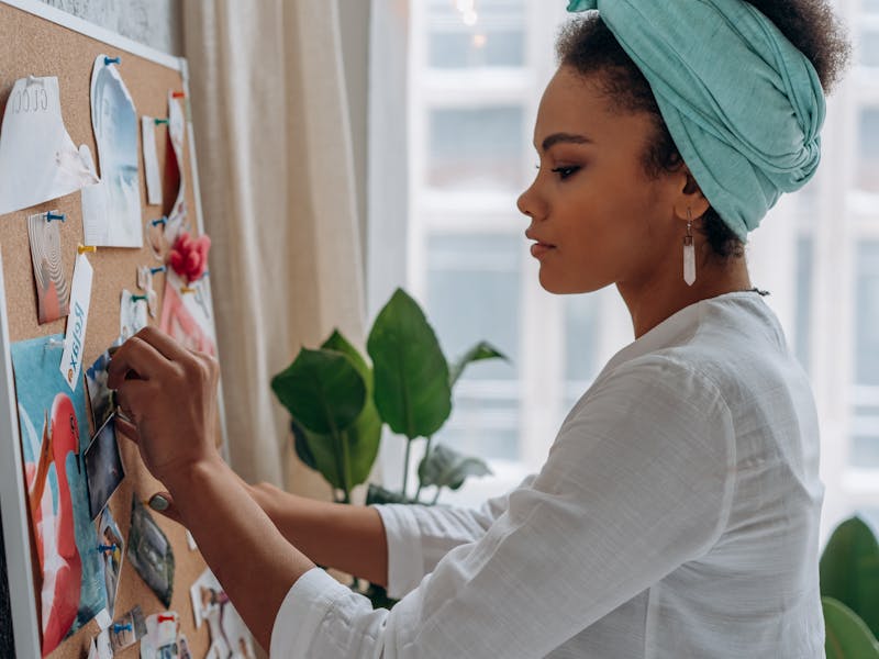 ** 5 Inspirativnih DIY Kreativnih Ideja za Unikatnu Umjetnost u Vašem Domu** - Third Image