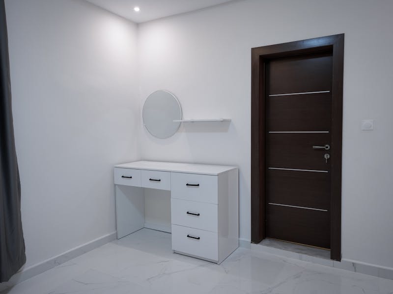 ** Savjeti za Minimalizam i Funkcionalnost u Vašem Interijeru** - Fourth Image