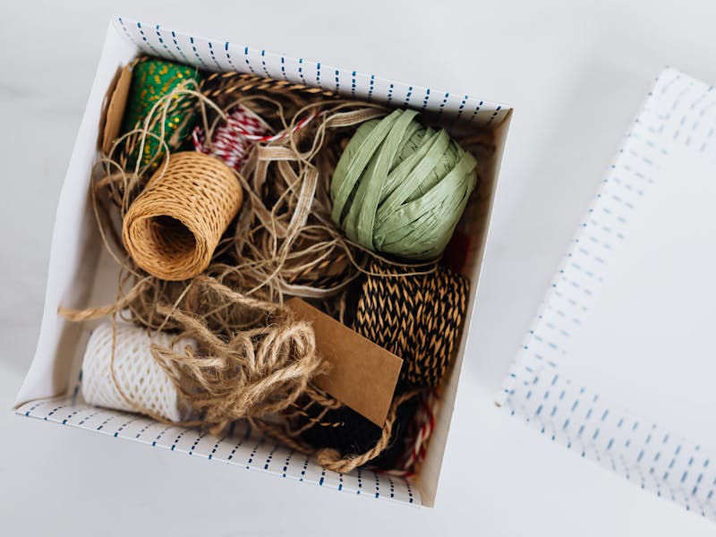 **Vrhunske Uradi Sam Ideje: Kreativni Projekti za Dekoraciju, Namještaj i Poklone** - Third Image