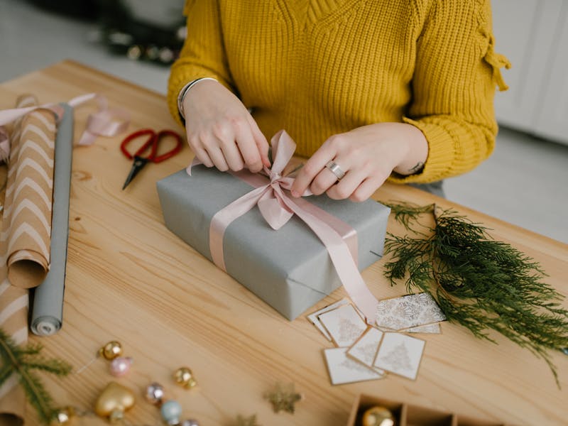 ** DIY Božićne Ideje: Stvarajte Čarobnu Atmosferu Svojim Rukama** - Second Image