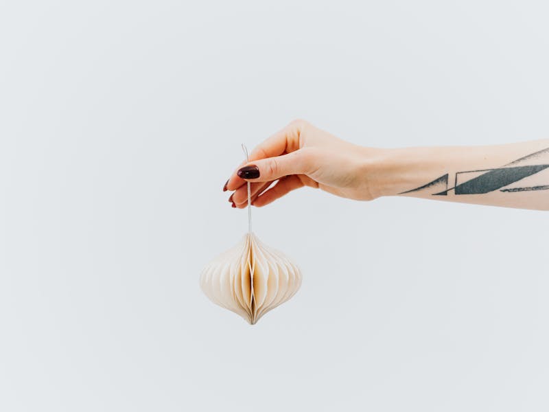 **Kreativne Ušteda i Unikatna Dekoracija za Praznike** - Third Image