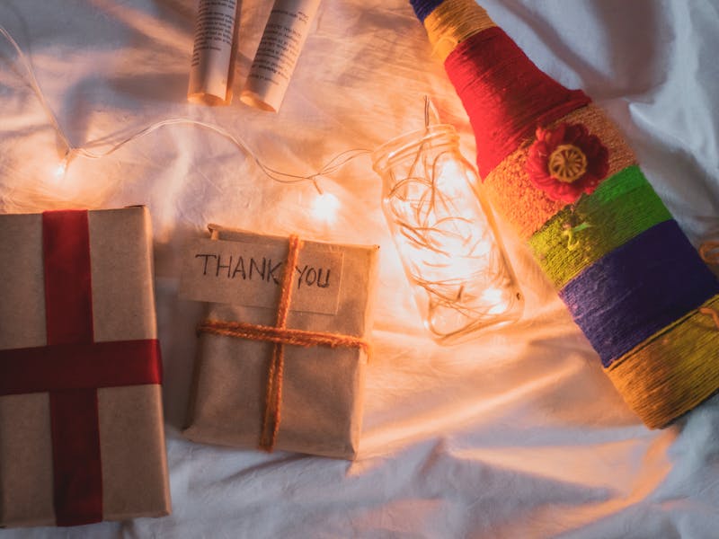 ** DIY Božićne Ideje: Kako Stvoriti Magiju u Vašem Domu Uz Jednostavne Uradi Sam Projekte** - Third Image