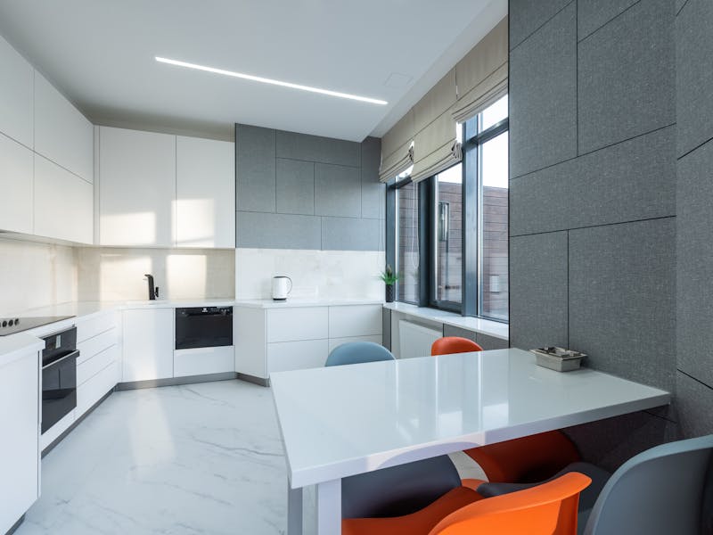 **Vrhunske DIY Ideje: Kako Preurediti Namještaj, Dekorirati Zidove i Organizirati Kuhinju za Savršen Dom** - Fourth Image