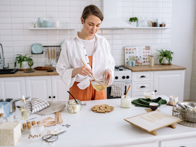 ** Kreativni DIY Projekti za Dekoraciju, Vrtlarstvo i Održivo Življenje** - Fourth Image