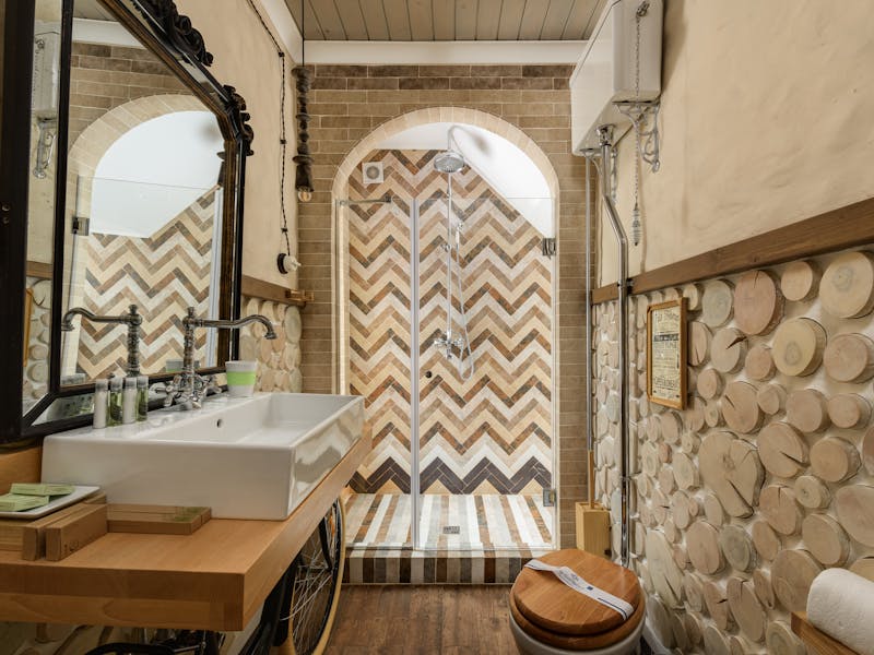 ** 10 Kreativnih DIY Ideja za Unikatne Dekoracije i Organizaciju u Vašem Domu** - Second Image