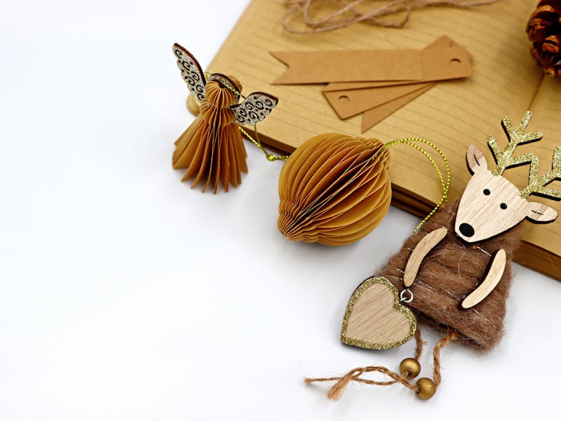 **DIY Božićne Ideje: Stvarajte Savršen Ambijent i Unikatne Poklone za Blagdane** - Second Image