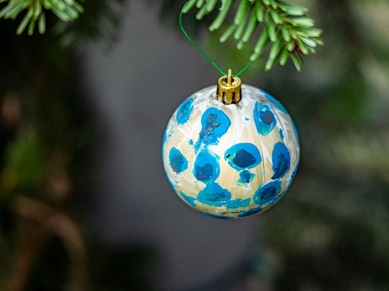 **Kreativne  Oslikajte Svoj Prostor i Unesite Praznični Duh** - Second Image