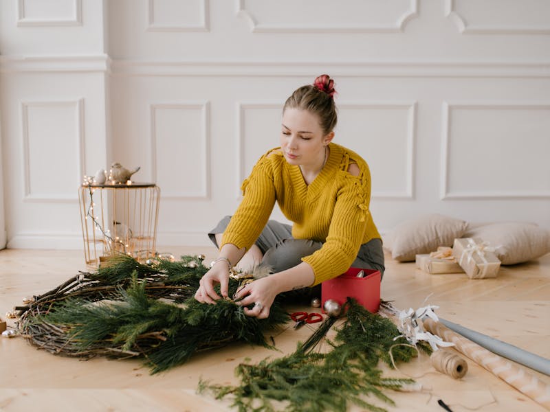** DIY Božićne Ideje: Stvaranje Čarolije u Vašem Domu Uz Ručno Rađene Ukrase i Poklone** - Second Image