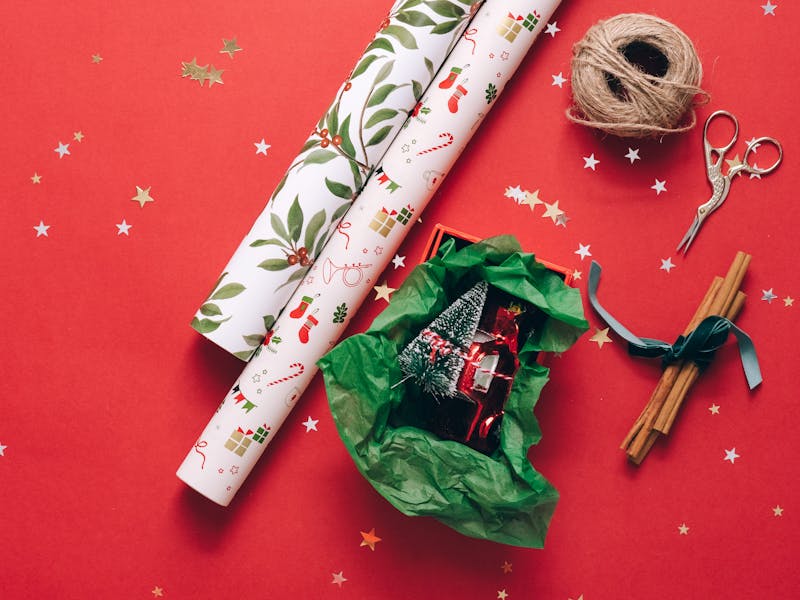 ** Kreativne DIY Ideje za Novu Godinu: Ručno Rađeni Ukrasi, Pokloni i Tematske Večere** - Fourth Image