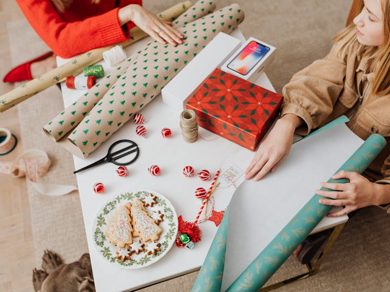 ** 15 Kreativnih DIY Ideja za Božić: Uređenje, Pokloni i Porodične Aktivnosti** - Second Image