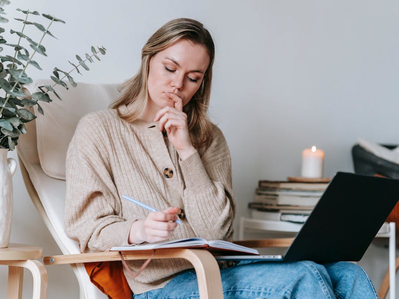 **DIY Kreativne Ideje za Personalizaciju Vašeg Doma: Učinite Svoj Prostor Posebnim i Uštedite** - Second Image