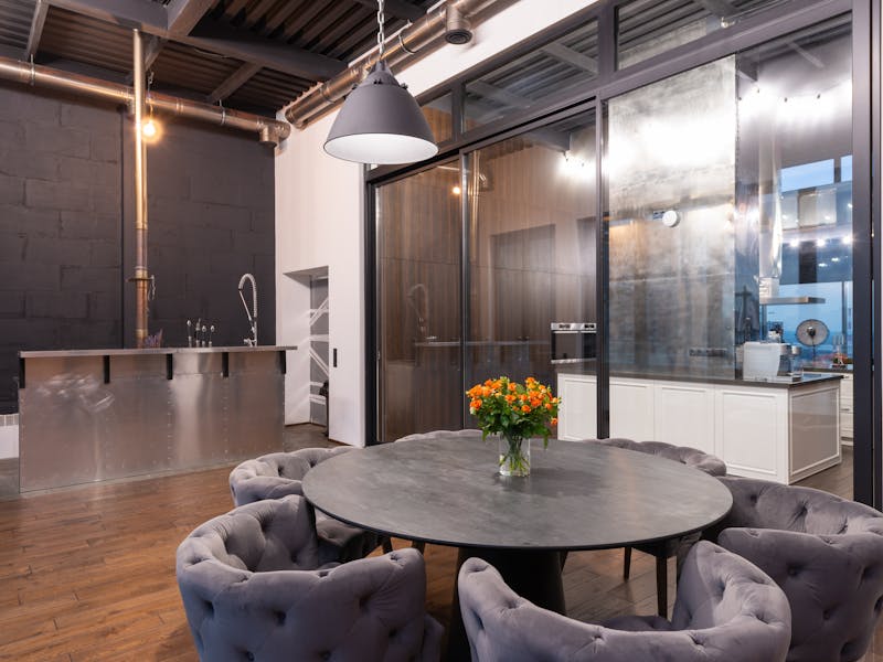 **Kako Urediti Dom u Industrijskom Stilu: Savjeti i Ideje za Moderni Izgled** - Second Image