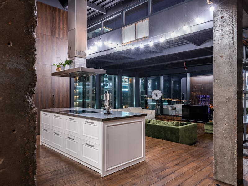 **Industrijsko Uređenje Doma: Savjeti za Stvaranje Modernog i Sirovog Prostora** - Second Image