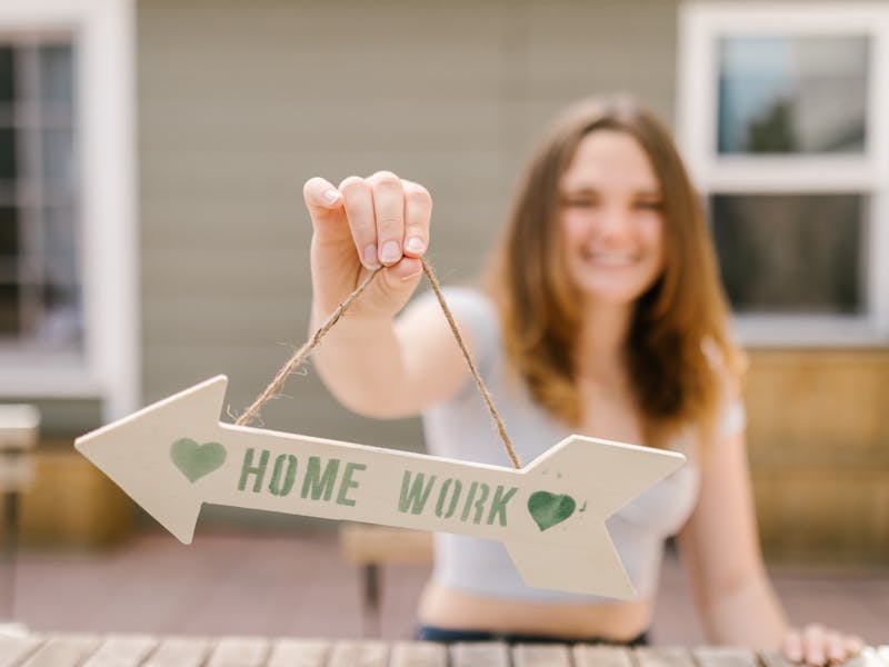 ** Kreativni DIY Projekti za Uređenje Doma, Vrt i Personalizovane Poklone** - Second Image