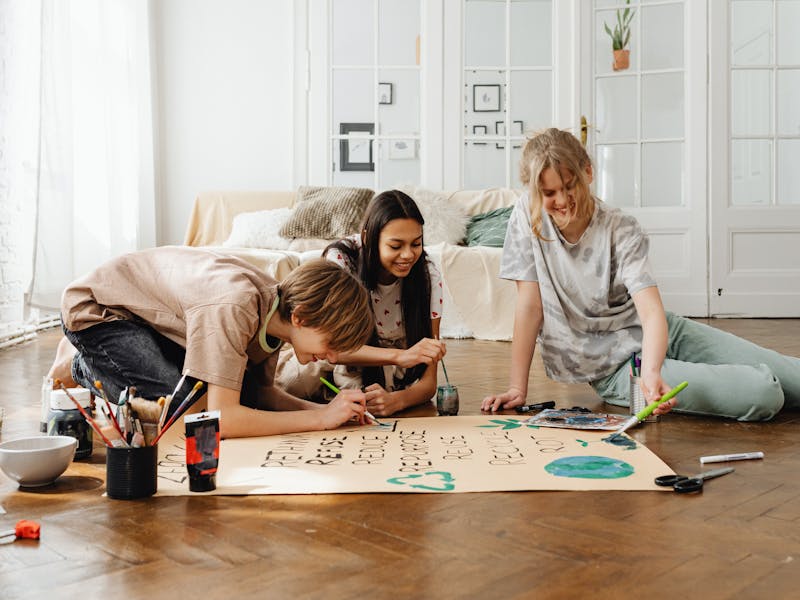 ** Oslobodite Svoju Maštu: 5 Inspirativnih DIY Kreativnih Ideja za Uređenje Doma i Reciklažu** - Fourth Image