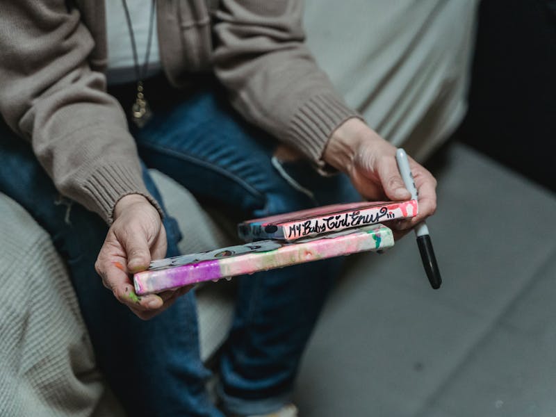 ** 10 Kreativnih Uradi Sam Ideja za Personalizaciju Vašeg Prostor** - Fourth Image