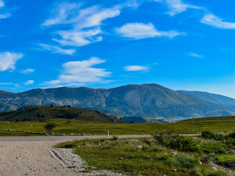 **Kako Stvoriti Oazu Prirode: Savjeti za Uređenje Vrtova i Bašti u Bosni i Hercegovini** - Third Image