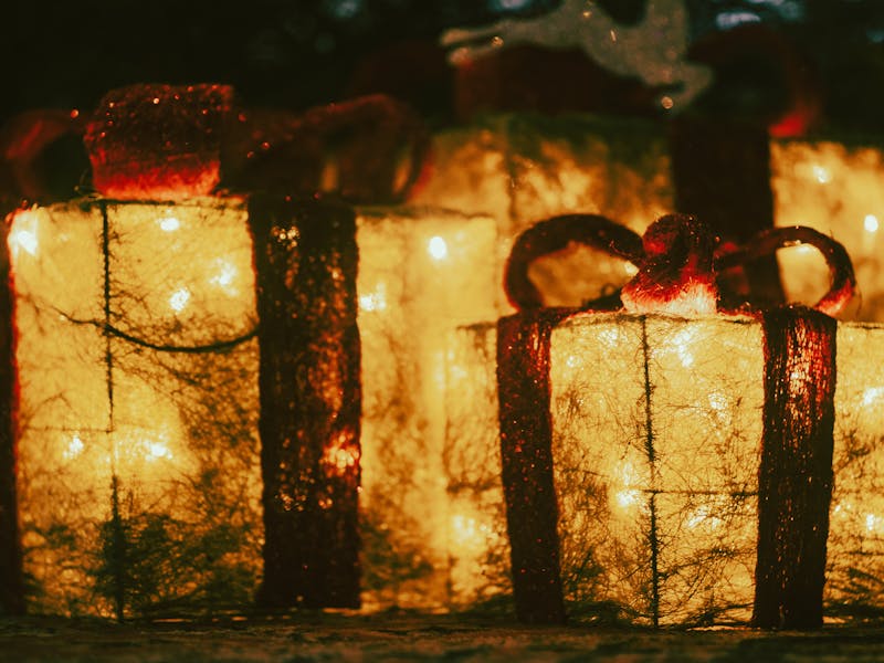 **  Stvaranje Čarobne Atmosfere i Unikatnih Poklona za Savršenu Proslavu** - Second Image