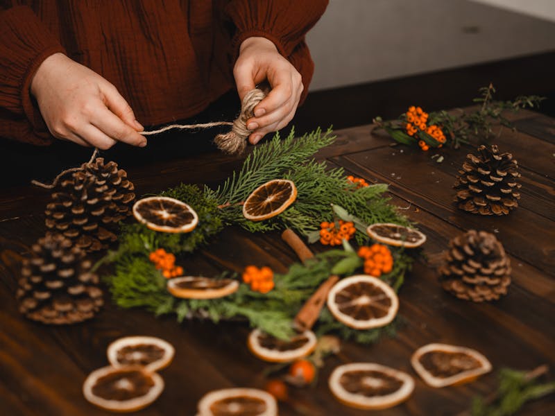 ** 10 Kreativnih Uradi Sam Ideja za Dekoraciju, Vrtlarstvo i Ručno Rađene Poklone** - Fourth Image