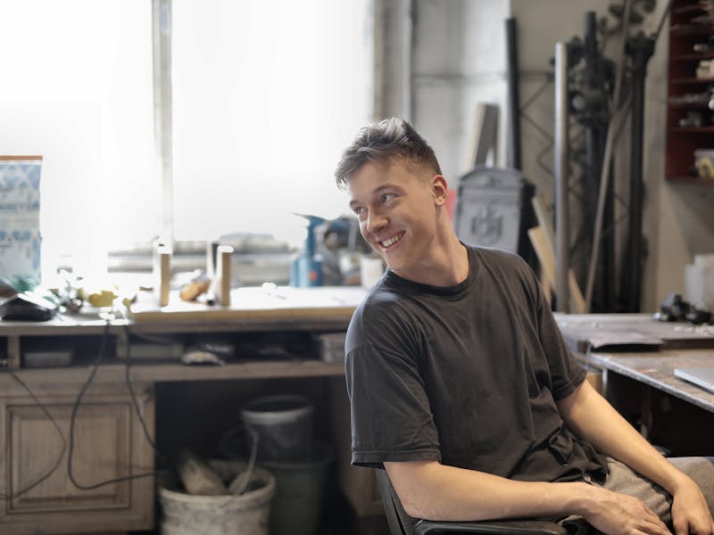 **Postani Sam Svoj Majstor: Vodič za Kreativne Uradi Sam Projekte** - Second Image