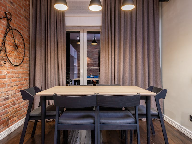 **Industrijsko Uređenje Doma: Savjeti i Ideje za Moderni Stil** - Second Image