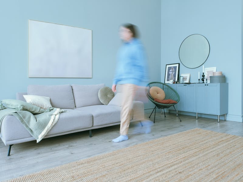 ** Kako Postići Minimalizam i Udobnost u Vašem Prostor** - Fourth Image