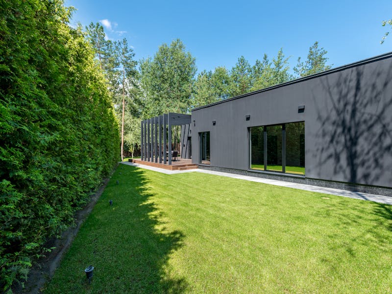 **Savjeti za Uređenje Vrtova i Bašti: Kako Stvoriti Zdrav i Lijep Prostor** - Fourth Image