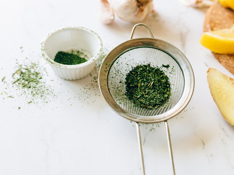 ** Najbolje Začinsko Bilje za Vrt: Savjeti za Uzgajanje i Zdravstvene Prednosti** - Second Image