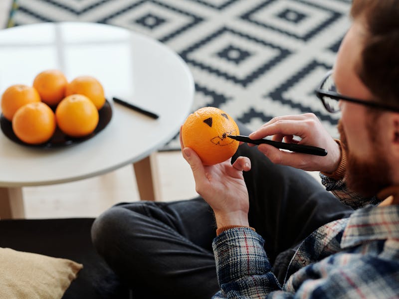 **10 Inspirativnih DIY Ideja za Kreativno Oslobađanje i Unikatno Uređenje Doma** - Third Image