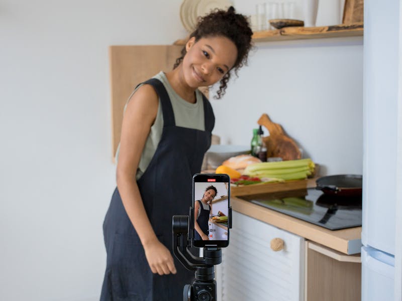 ** Izradite Unikatne Umjetničke Kreacije kod Kuće**
Ovaj naslov je optimizovan za SEO i Adsense jer uključuje ključne fraze poput DIY, kreativne ideje, izrad - Second Image