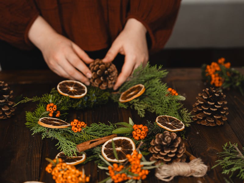 **Proljetne DIY Ideje za Kreativno Uređenje Doma: Vjenčići, Biljke i Osvjetljenje** - Fourth Image