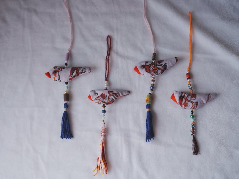 **DIY Kreativne Ideje za Dekoraciju Doma: Izrađujte Unikatne Predmete i Uljepšajte Svoj Prostor** - Second Image