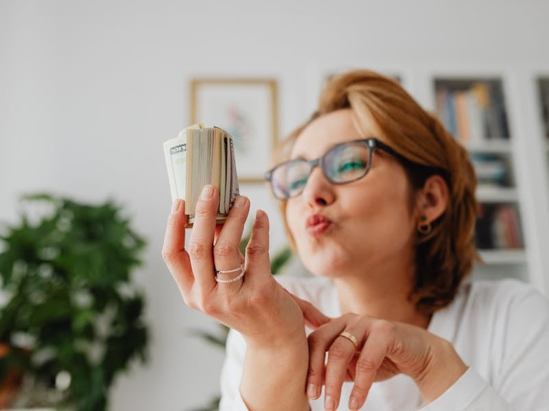 **Kako Urediti Svoj Dom za Privlačenje Sreće i Bogatstva: Praktični Savjeti za Harmoniju i Prosperitet** - Second Image