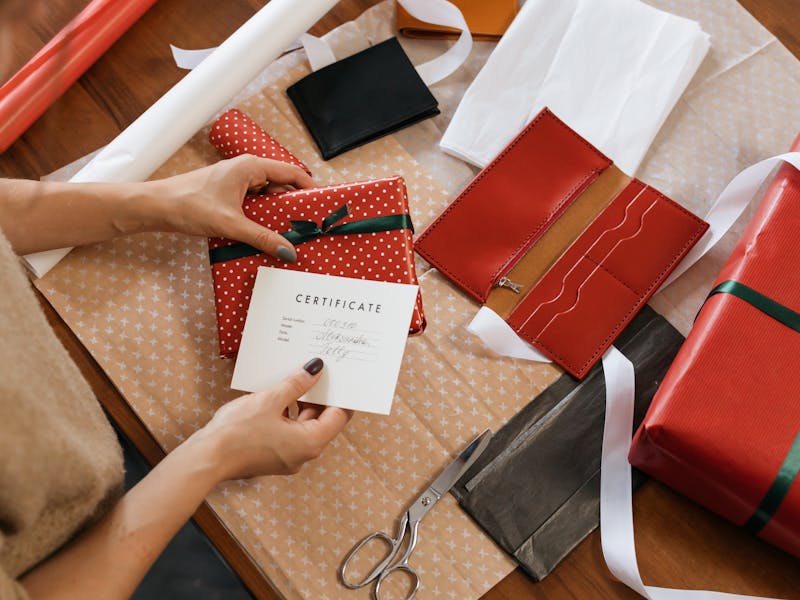 **Kreativne DIY Ideje za Unikatne Poklone za Rođendane** - Second Image