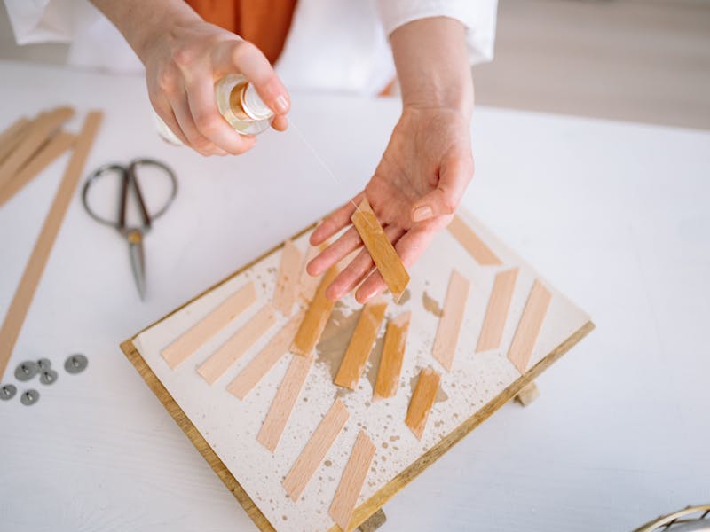 **10 Kreativnih DIY Ideja za Dekoraciju Doma i Personalizaciju Predmeta** - Third Image