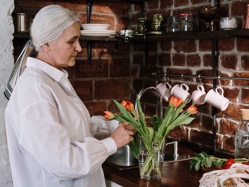 **Kućni Savjeti Naše Bake: Tradicionalni Trikovi za Čistiju i Organizovaniju Kuću** - Third Image
