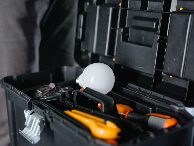 Osnovni alati i materijali za brze popravke u vašem domu - Second Image