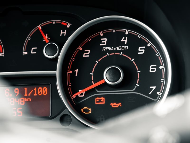 Vožnja s upaljenom check engine lampicom: Što prvo provjeriti? - Second Image
