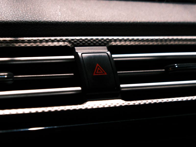 Vožnja s upaljenom check engine lampicom: Što prvo provjeriti? - Second Image