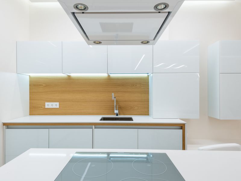 Masnoća iznad šporeta se vraća? Evo gdje se još skriva u kuhinji - Second Image